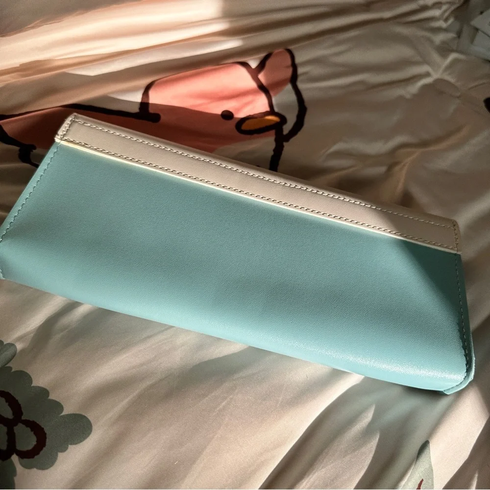 Nintendo Switch - Animal Crossing Carrying Case with Game Slots - Protective - Picture 2 of 5